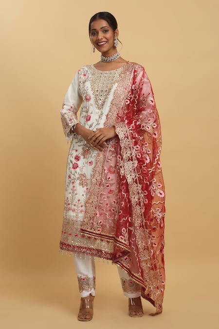 Aham-Vayam Floral Embroidered Kurta Pant Set 