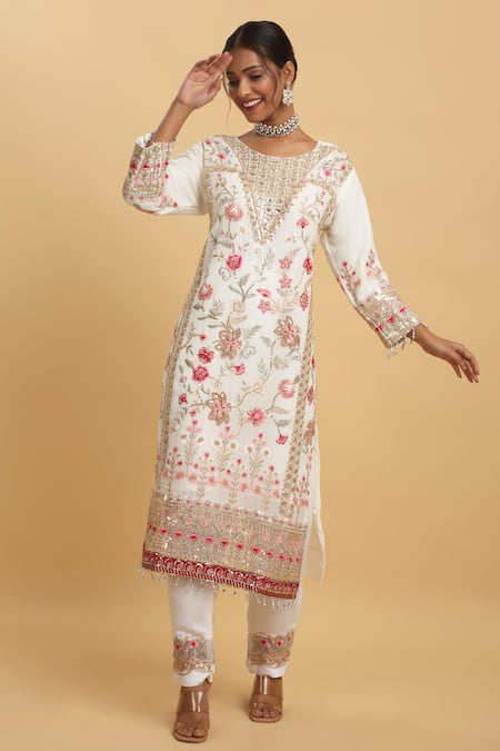 Buy_Aham-Vayam_White Georgette, Silk Embroidery Round Neck Floral Kurta Pant Set _Online_at_Aza_Fashions