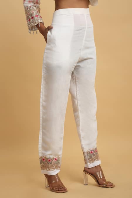 Aham-Vayam_White Georgette, Silk Embroidery Round Neck Floral Kurta Pant Set _at_Aza_Fashions