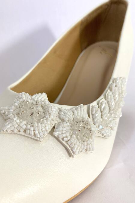 Buy_Ciel_White Cut Work, Pearls Florence 3-d Floral Embellished Stilettoes _Online_at_Aza_Fashions