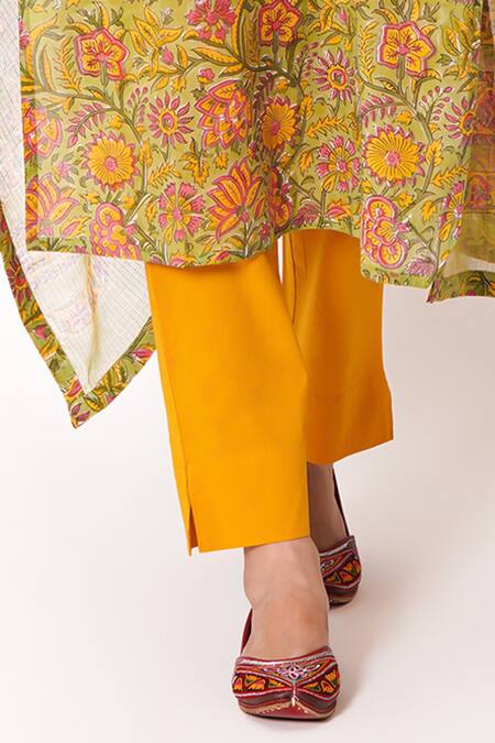 Kameez Green Kurta And Pant- Cotton Handblock Print Floral Notched Summer Garden Set Online at Aza Fashions Kameez_Green Kurta And Pant- Cotton Handblock Print Floral Notched Summer Garden Set_Online_at_Aza_Fashions