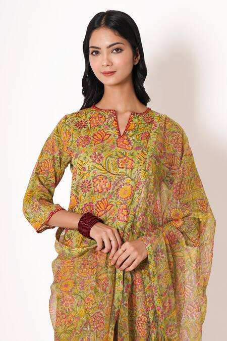 Shop Kameez Green Kurta And Pant- Cotton Handblock Print Floral Notched Summer Garden Set Online at Aza Fashions Shop_Kameez_Green Kurta And Pant- Cotton Handblock Print Floral Notched Summer Garden Set_Online_at_Aza_Fashions