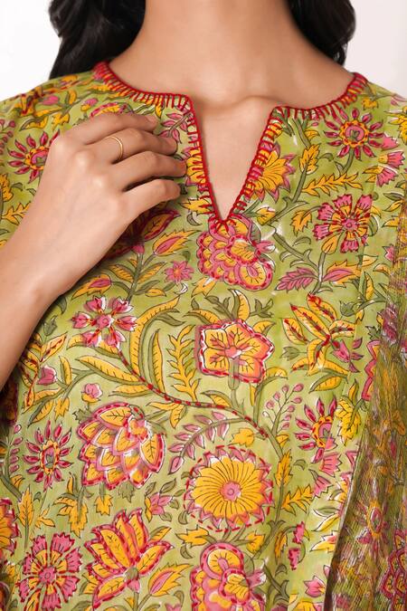 Kameez Green Kurta And Pant- Cotton Handblock Print Floral Notched Summer Garden Set at Aza Fashions Kameez_Green Kurta And Pant- Cotton Handblock Print Floral Notched Summer Garden Set_at_Aza_Fashions