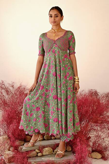 Baise Gaba Green Crepe, Organza Embroidery V-neck Haana Floral Anarkali Set Online at Aza Fashions Baise Gaba_Green Crepe, Organza Embroidery V-neck Haana Floral Anarkali Set _Online_at_Aza_Fashions