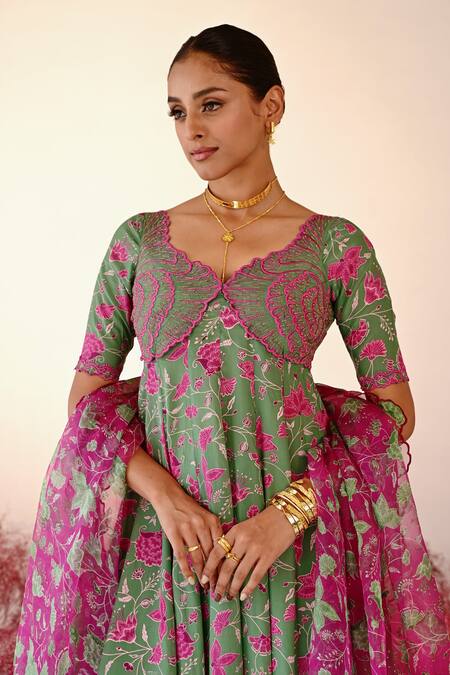 Baise Gaba Green Crepe, Organza Embroidery V-neck Haana Floral Anarkali Set at Aza Fashions Baise Gaba_Green Crepe, Organza Embroidery V-neck Haana Floral Anarkali Set _at_Aza_Fashions