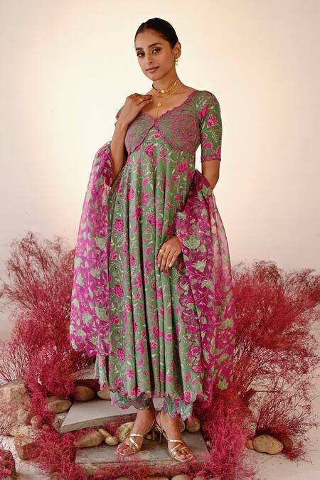 Buy Baise Gaba Green Crepe, Organza Embroidery V-neck Haana Floral Anarkali Set Buy_Baise Gaba_Green Crepe, Organza Embroidery V-neck Haana Floral Anarkali Set