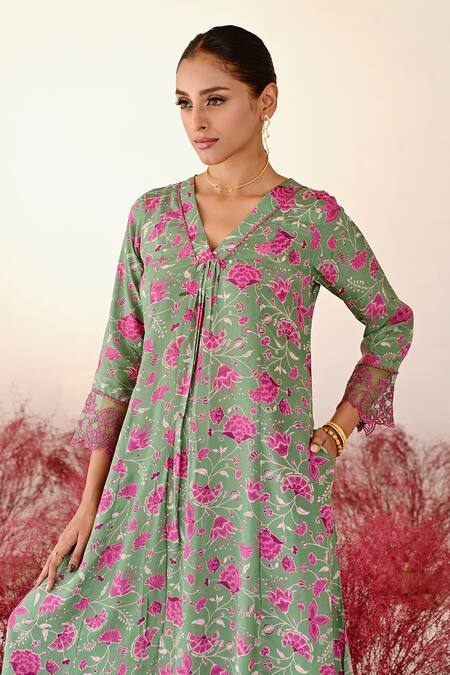 Baise Gaba Green Crepe, Organza Embroidery V-neck Mohak Floral A-line Kurta Set at Aza Fashions Baise Gaba_Green Crepe, Organza Embroidery V-neck Mohak Floral A-line Kurta Set _at_Aza_Fashions