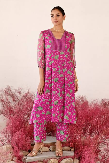 Baise Gaba Magenta Crepe, Organza Embroidery V-neck Leela Floral A-line Kurta Set Online at Aza Fashions Baise Gaba_Magenta Crepe, Organza Embroidery V-neck Leela Floral A-line Kurta Set _Online_at_Aza_Fashions