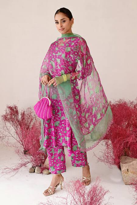 Baise Gaba Magenta Crepe, Organza Embroidery V-neck Leela Floral A-line Kurta Set at Aza Fashions Baise Gaba_Magenta Crepe, Organza Embroidery V-neck Leela Floral A-line Kurta Set _at_Aza_Fashions