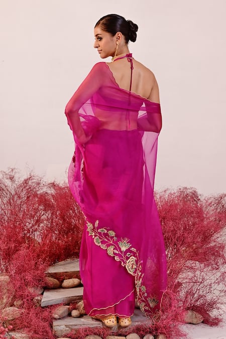 Baise Gaba Dastaan Floral Embroidered Saree 