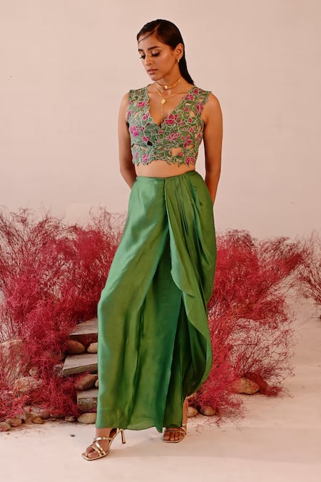 Buy Baise Gaba Green Crepe, Satin, Organza Embroidery V-neck Jharokha Jacket And Skirt Set Buy_Baise Gaba_Green Crepe, Satin, Organza Embroidery V-neck Jharokha Jacket And Skirt Set