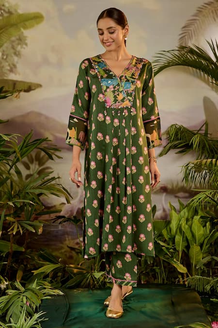 Baise Gaba Green Modal Satin Printed And Embroidered Ruhani Kurta & Pant Set 