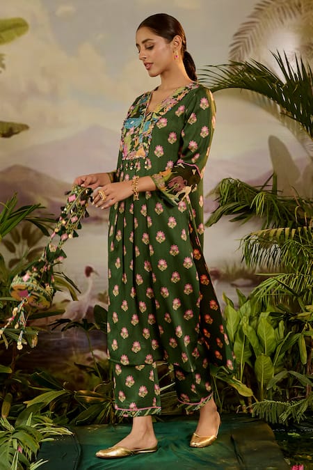 Baise Gaba Green Modal Satin Printed And Embroidered Floral Ruhani Pleated Kurta 