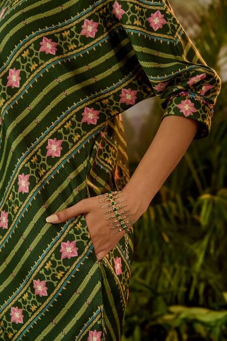 Shop Baise Gaba Green Modal, Satin Beads, Sequins V-neck Tahir Printed Dolman Sleeve Kurta Online at Aza Fashions Shop_Baise Gaba_Green Modal, Satin Beads, Sequins V-neck Tahir Printed Dolman Sleeve Kurta _Online_at_Aza_Fashions