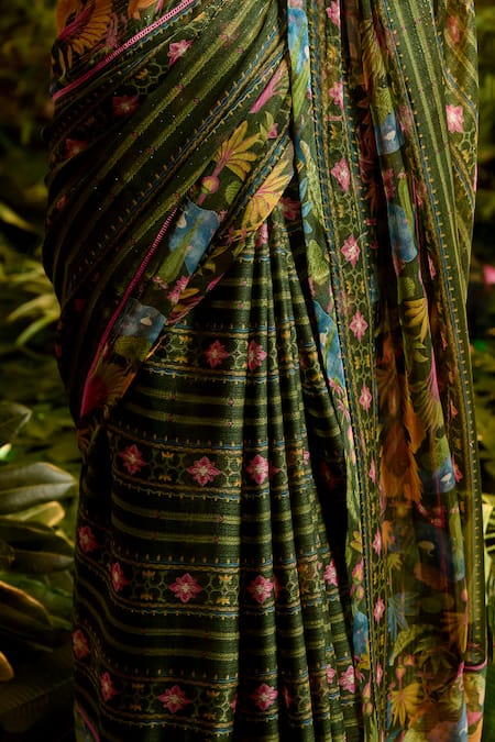 Shop Baise Gaba Green Lurex, Chiffon Sequins, Falguni Stripe Print Saree And Blouse Set Shop_Baise Gaba_Green Lurex, Chiffon Sequins, Falguni Stripe Print Saree And Blouse Set