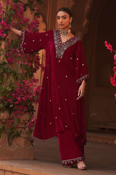 Reeti Arneja Tribal Embroidered Kurta With Pant 