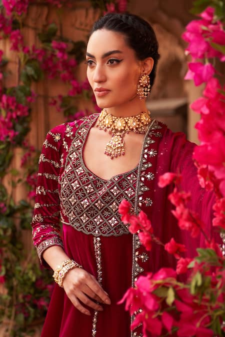 Reeti Arneja_Magenta Velvet, Organza Sequins, Metallic Thread, Mukaish Kurta Sharara Set _Online_at_Aza_Fashions