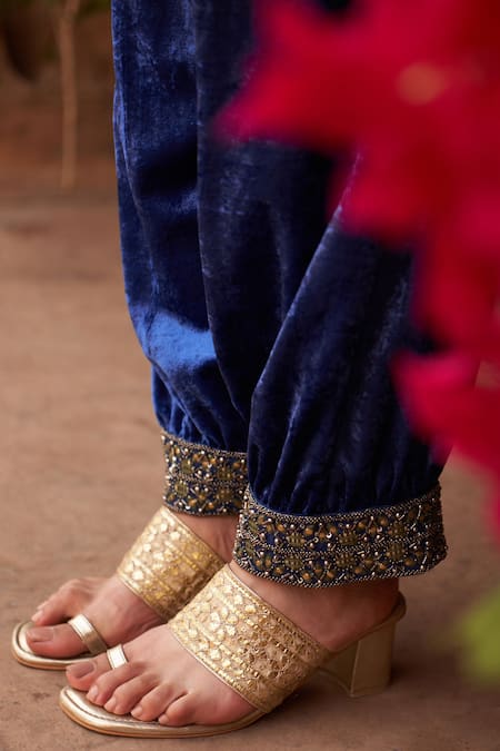 Reeti Arneja_Yellow Velvet Embroidery, Beads V-neck Tie Dye Kurta Salwar Set _at_Aza_Fashions