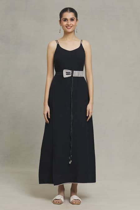 Naintara Bajaj Black Linen Scoop Neck Belcia Plain Dress Online at Aza Fashions Naintara Bajaj_Black Linen Scoop Neck Belcia Plain Dress _Online_at_Aza_Fashions