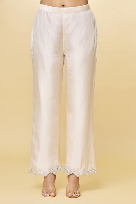 Priyaa_Ivory Chanderi Mirrors, Embroidery V-neck Kurta Trouser Set _at_Aza_Fashions