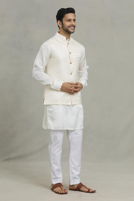 Shop Spring Break Cream Cotton, Silk Geometric Woven Bundi And Kurta Set Online at Aza Fashions Shop_Spring Break_Cream Cotton, Silk Geometric Woven Bundi And Kurta Set _Online_at_Aza_Fashions