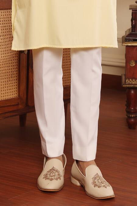 Buy Kustomeyes Yellow Cotton Embroidery Bundi And Kurta Set Online at Aza Fashions Buy_Kustomeyes_Yellow Cotton Embroidery Bundi And Kurta Set _Online_at_Aza_Fashions