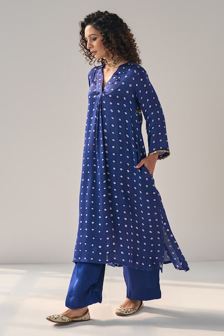 Buy_Label Mansi Nagdev_Blue Modal, Silk Sequins V-neck Meira Tie-dye Kurta With Pant _Online_at_Aza_Fashions