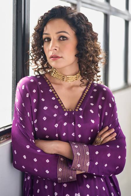 Shop_Label Mansi Nagdev_Purple Modal, Silk Sequins V-neck Aahana Bandhani Kurta With Pant 
