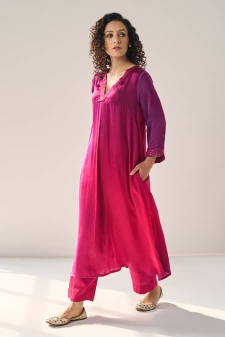 Shop Label Mansi Nagdev Pink Modal, Silk Sequins V-neck Ophelia Ombre Kurta With Pant Online at Aza Fashions Shop_Label Mansi Nagdev_Pink Modal, Silk Sequins V-neck Ophelia Ombre Kurta With Pant _Online_at_Aza_Fashions