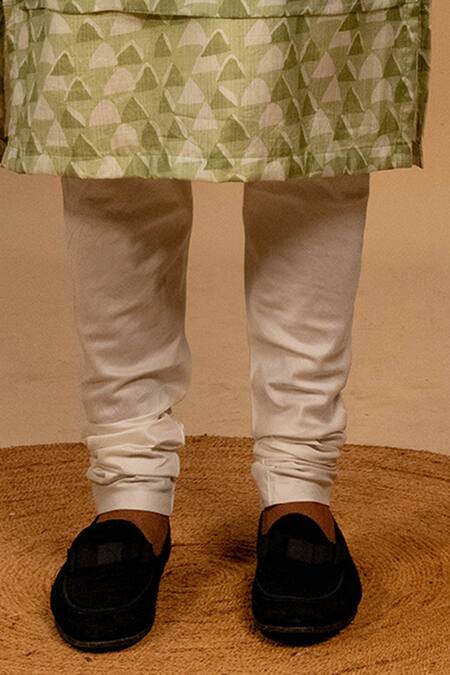 Buy_Agape_Green Muslin Printed Geometric Leaf Applique Kurta And Churidar Set_Online_at_Aza_Fashions