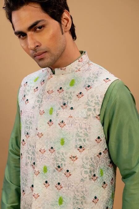 Buy_Agape_Green Cotton, Silk Embroidery Kurta Set With Bundi And Churidar