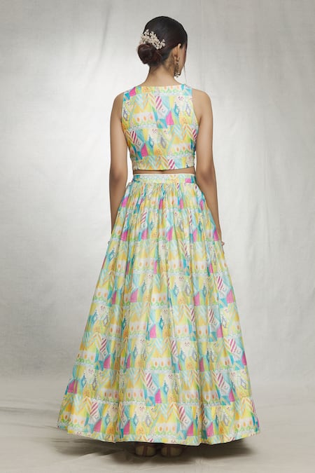 Shop_Naintara Bajaj_Yellow Georgette Lace Split V-neck Geometric Abstract Print Cape Lehenga Set _at_Aza_Fashions