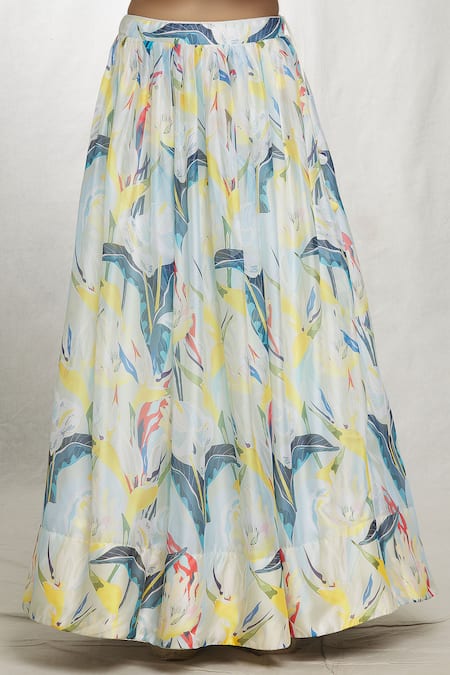 Naintara Bajaj_Off White Georgette Lace Round Neck Atrium Lily Print Cape Lehenga Set _at_Aza_Fashions