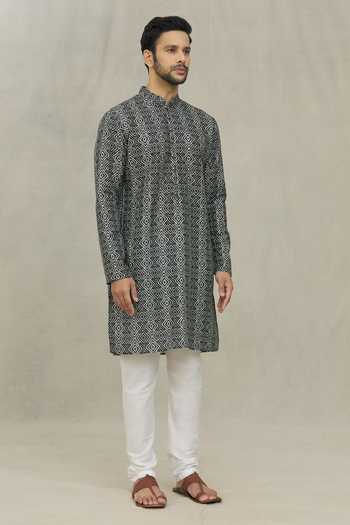 Buy_Arihant Rai Sinha_Black Jacquard Diamond Jaal Print Kurta _Online_at_Aza_Fashions