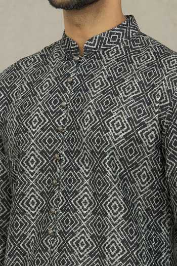 Arihant Rai Sinha_Black Jacquard Diamond Jaal Print Kurta _at_Aza_Fashions