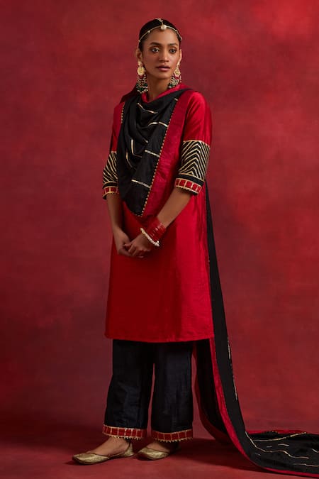 TIC Jennifer Cuff Embroidered Kurta Palazzo Set 