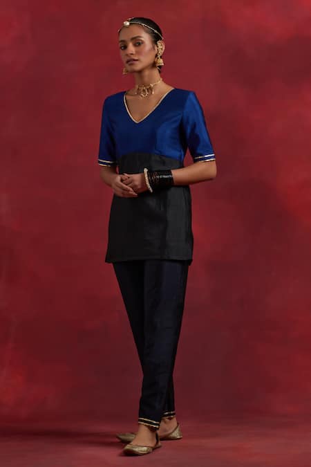 TIC Sadhna V Neck Straight Kurta 