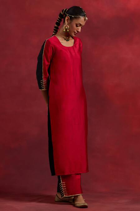 The Indian Cause Red Silk Gota Patti Round Neck Raw Colour Block Kurta Online at Aza Fashions The Indian Cause_Red Silk Gota Patti Round Neck Raw Colour Block Kurta_Online_at_Aza_Fashions