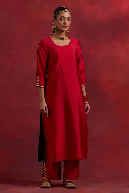 Buy The Indian Cause Red Silk Gota Patti Round Neck Raw Colour Block Kurta Online at Aza Fashions Buy_The Indian Cause_Red Silk Gota Patti Round Neck Raw Colour Block Kurta_Online_at_Aza_Fashions