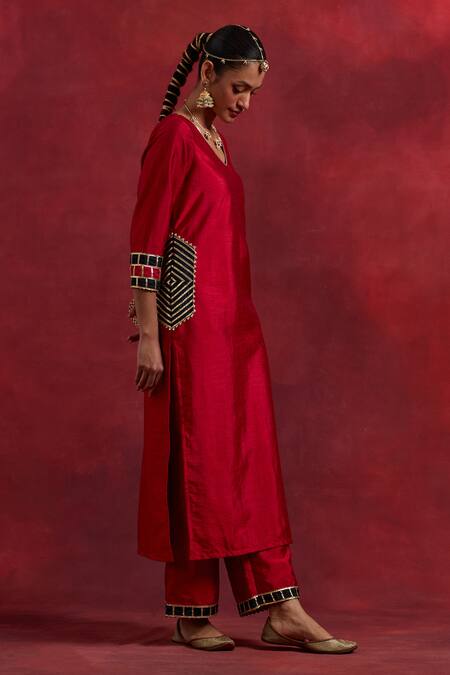 The Indian Cause Red Silk Gota Patti Round Neck Mira Raw Vivid Kurta With Pant Online at Aza Fashions The Indian Cause_Red Silk Gota Patti Round Neck Mira Raw Vivid Kurta With Pant_Online_at_Aza_Fashions