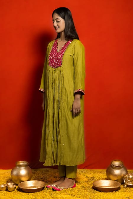 Buy_Mithi Supari_Green Malai Chanderi Embellished Mirror V Neck Meer Kurta And Pant Set _Online_at_Aza_Fashions