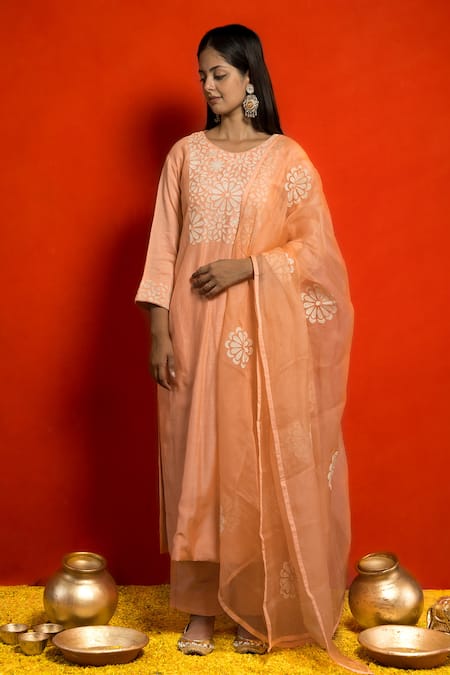 MITHI SUPARI Silk Chanderi Floral Embroidered Kurta Set 