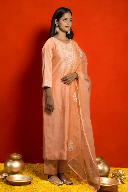 Buy_Mithi Supari_Peach Pure Silk Chanderi Embroidered Floral Applique Round Kurta Set _Online_at_Aza_Fashions
