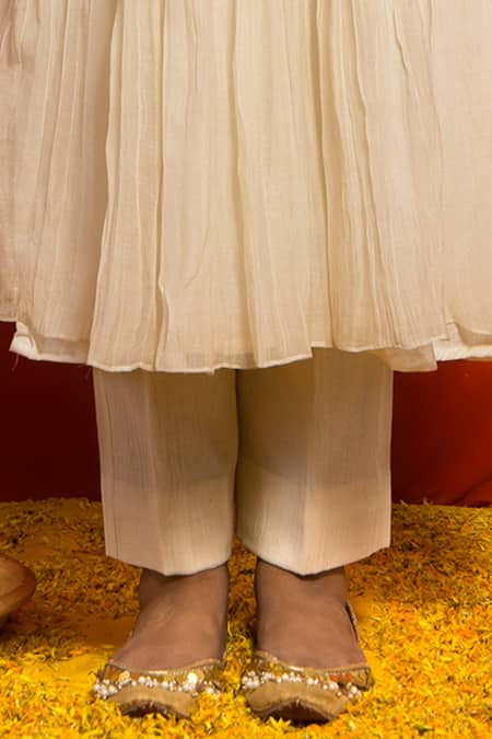 Mithi Supari_Ivory Malai Chanderi Embellished Mirror V Neck Yoke Kurta And Pant Set _Online_at_Aza_Fashions