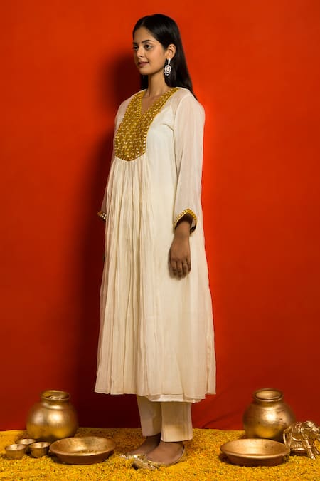 Buy_Mithi Supari_Ivory Malai Chanderi Embellished Mirror V Neck Yoke Kurta And Pant Set _Online_at_Aza_Fashions