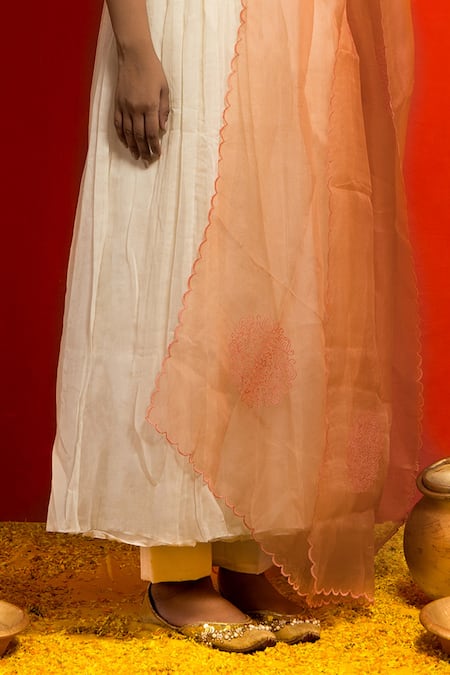 Buy_Mithi Supari_Ivory Pure Malai Chanderi Embroidered Thread V Neck Ruh Neckline Angrakha Set _Online_at_Aza_Fashions