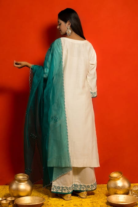 Shop Mithi Supari Ivory Pure Silk Chanderi Embroidered Resham Round Kurta Set at Aza Fashions Shop_Mithi Supari_Ivory Pure Silk Chanderi Embroidered Resham Round Kurta Set _at_Aza_Fashions