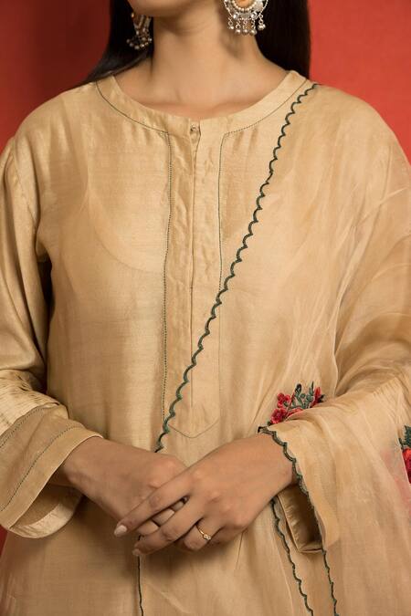Shop_Mithi Supari_Beige Pure Silk Chanderi Embroidered Bagh Butta Round Pintuck Kurta Set _Online_at_Aza_Fashions