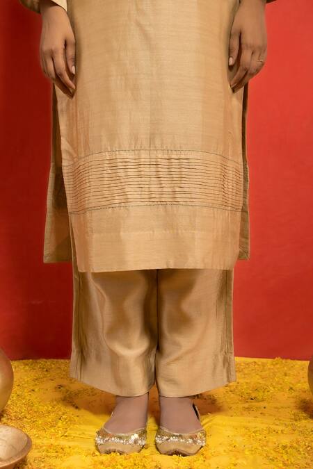 Mithi Supari_Beige Pure Silk Chanderi Embroidered Bagh Butta Round Pintuck Kurta Set _at_Aza_Fashions