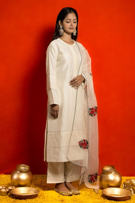 Buy Mithi Supari Ivory Pure Silk Chanderi Embroidered Bagh Butta Full Sleeve Pintuck Kurta Set Online at Aza Fashions Buy_Mithi Supari_Ivory Pure Silk Chanderi Embroidered Bagh Butta Full Sleeve Pintuck Kurta Set _Online_at_Aza_Fashions